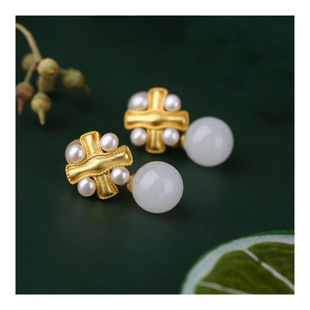Elegante Weiße Jade-Perlenohrringe mit antikem Gold-Charme für Damen - Handgefertigt - 1 Paar