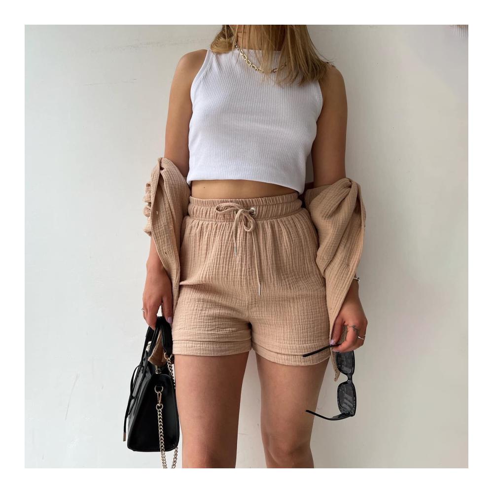 Sfit Damen Sommer Plissee Zweiteiler Eleganter Hosenanzug mit High Waist Shorts und Freizeitbluse – Perfekt für Y2K Streetwear und Casual Chic. Jetzt auf