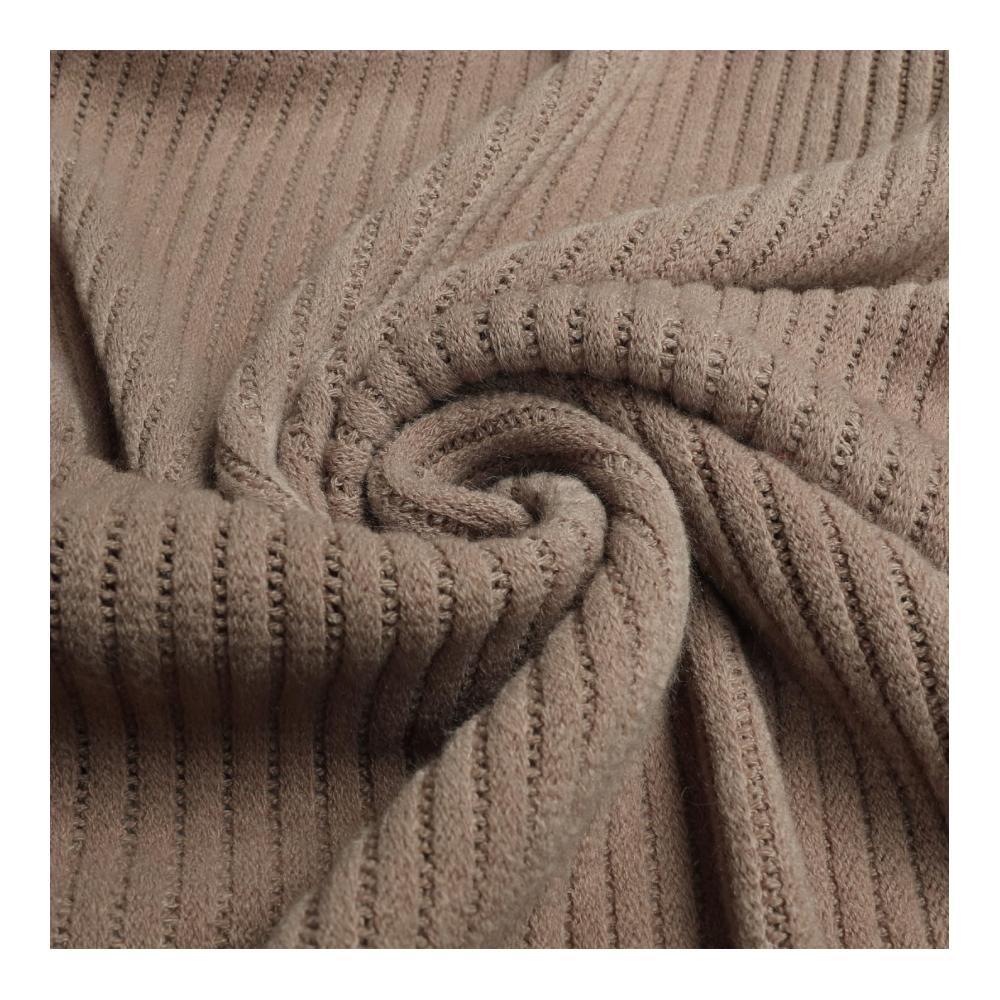 Eleganter Strick Poncho mit Quaste und Pelzkragen – Damen Umschlagtuch für stilvolle Wärme und Komfort. Gehäkelter Cape Cardigan als vielseitiger Mantel perfekt für jede Gelegenheit