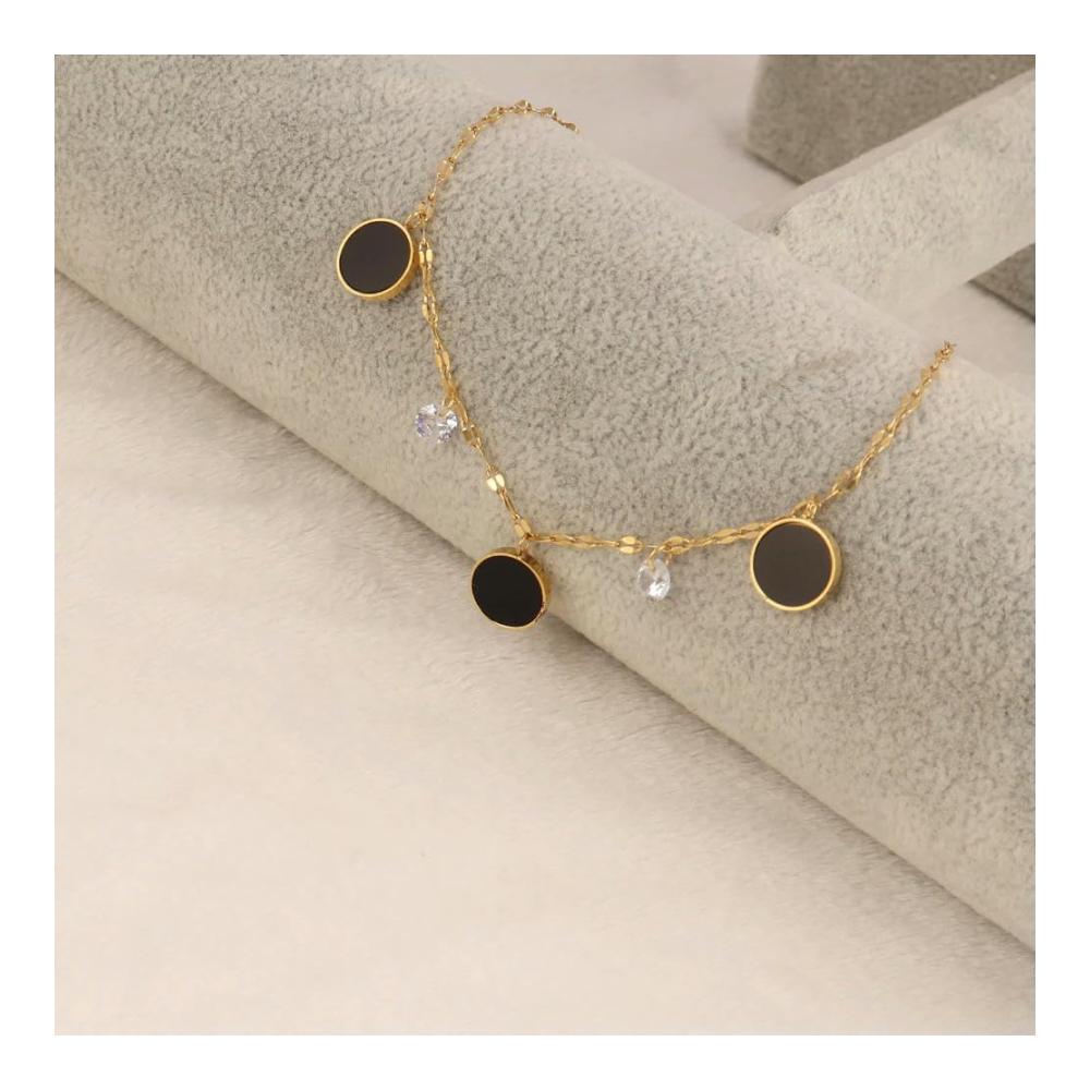 Entdecken Sie den zeitlosen Glamour Goldene Schmetterlingsfüßkettchen mit Vintage-Charme - 21-teiliges Set 5 cm lang funkelnde Perlen und edler Edelstahl für stilvolle Frauen. Perfektes Geschenk