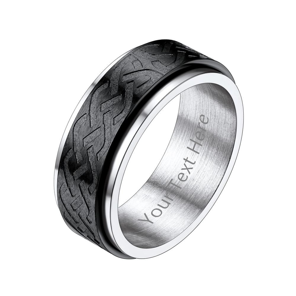 Entdecke maskuline Eleganz Personalisierte Herren Ringe - Keltischer Knoten 10mm breit in Schwarz. Perfekt für Freunde Ehemann Modell. Inklusive Geschenkbox