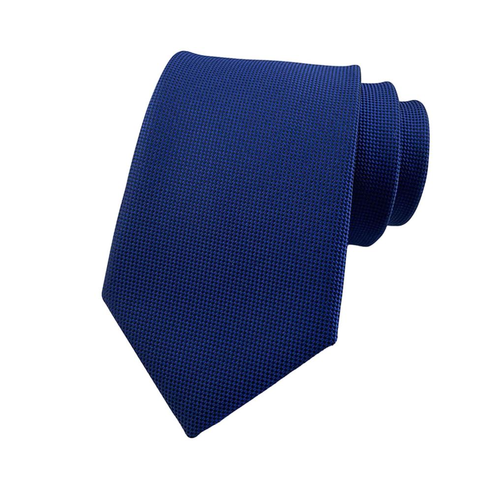 Entdecken Sie stilvolle Herren-Krawatten Elegante Solidität karierte Raffinesse und verstellbare Länge für jede Gelegenheit. Perfekt für Hochzeiten und Partys