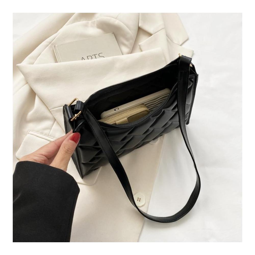 Entdecken Sie stilvolle Tornistertaschen für Damen Crossbody Bag aus schwarzem Leder elegant und geräumig - perfekt für Frauen die stilvoll unterwegs sind