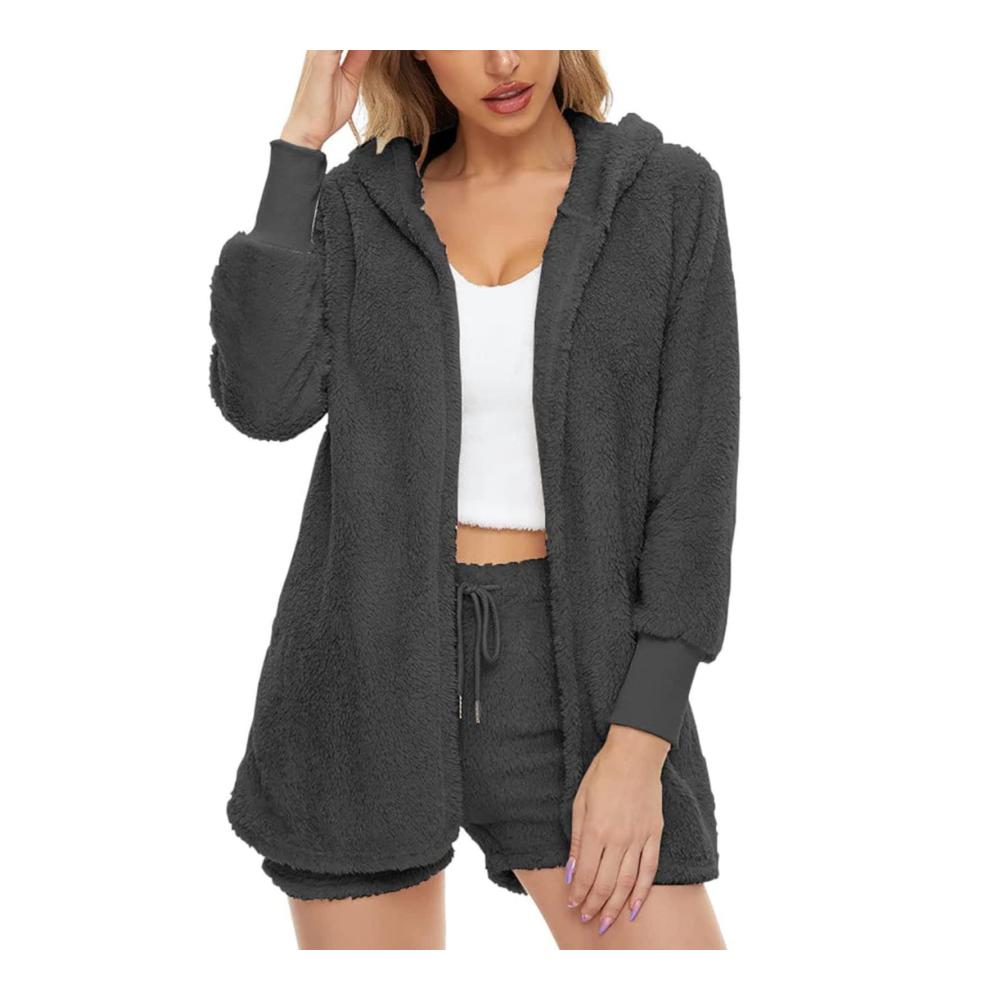 Entspannen Sie stilvoll Damen Schlafanzug Set mit Fleece-Crop-Top offener Strickjacke & Shorts. Perfekt für Komfort und Eleganz. Erleben Sie luxuriöse Loungewear