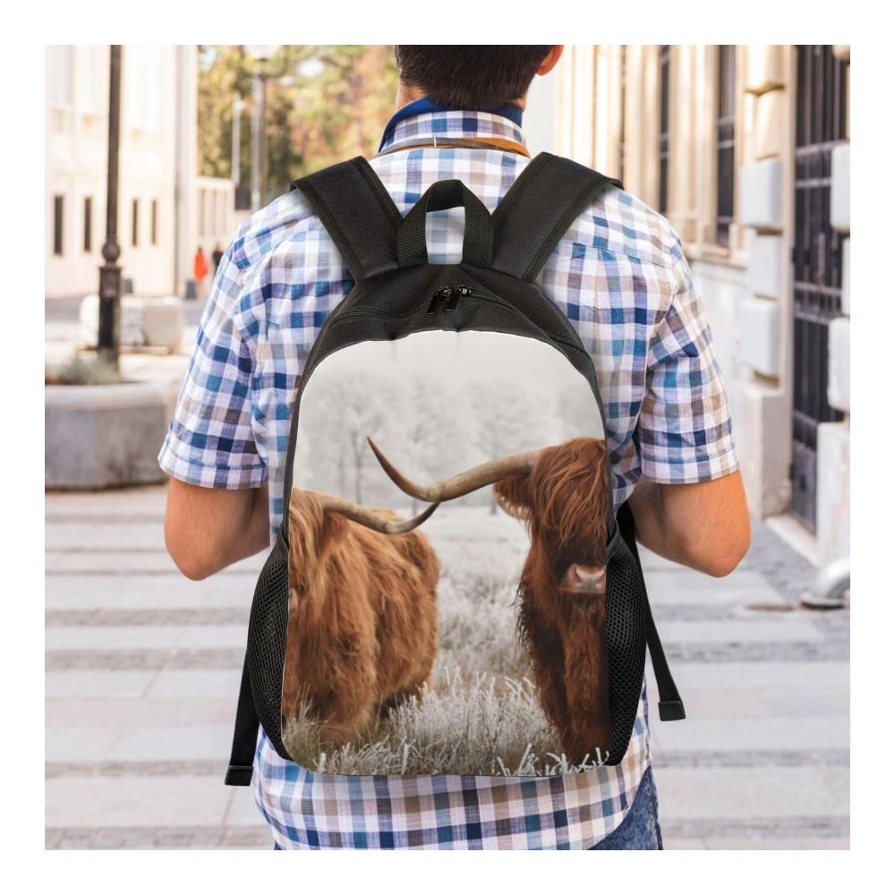 Entdecke den perfekten Begleiter für deine Abenteuer Leichter Tagesrucksack für Schule Wandern und Reisen - Unisex mit schottischem Kuh-Design