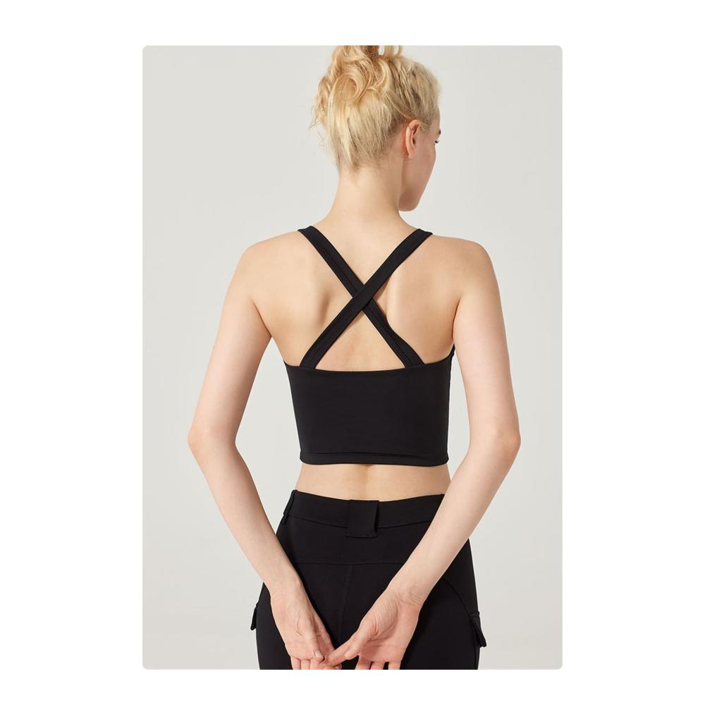 Einzigartiges Damen Unterhemd Tessa V-Ausschnitt Bralette mit überkreuzten Druckknöpfen und kabellosem Design. Stilvoll bequem und vielseitig für jeden Tag