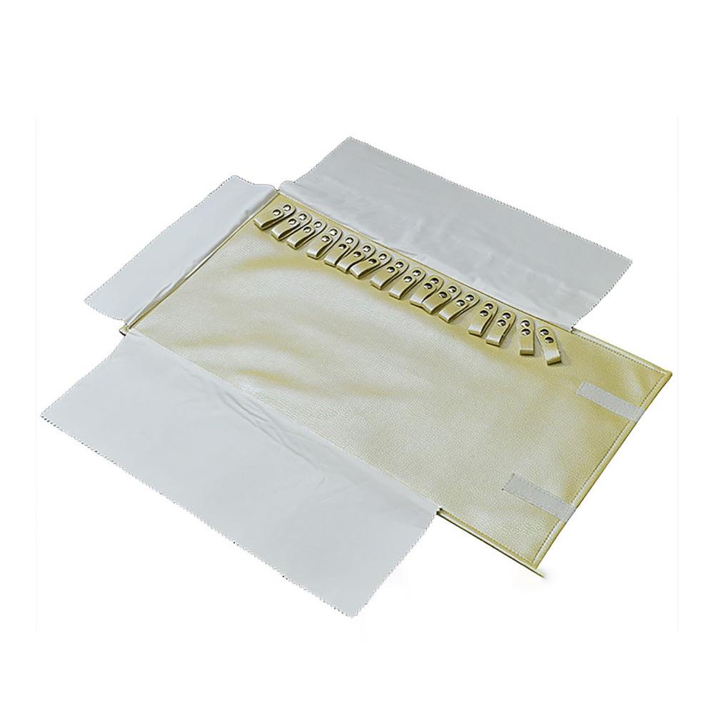 Schützen Sie Ihre wertvollen Schmuckstücke unterwegs mit unserer exquisiten Schmuckrollen-Tasche! Praktisch elegant und sicher für Ihre Reisen