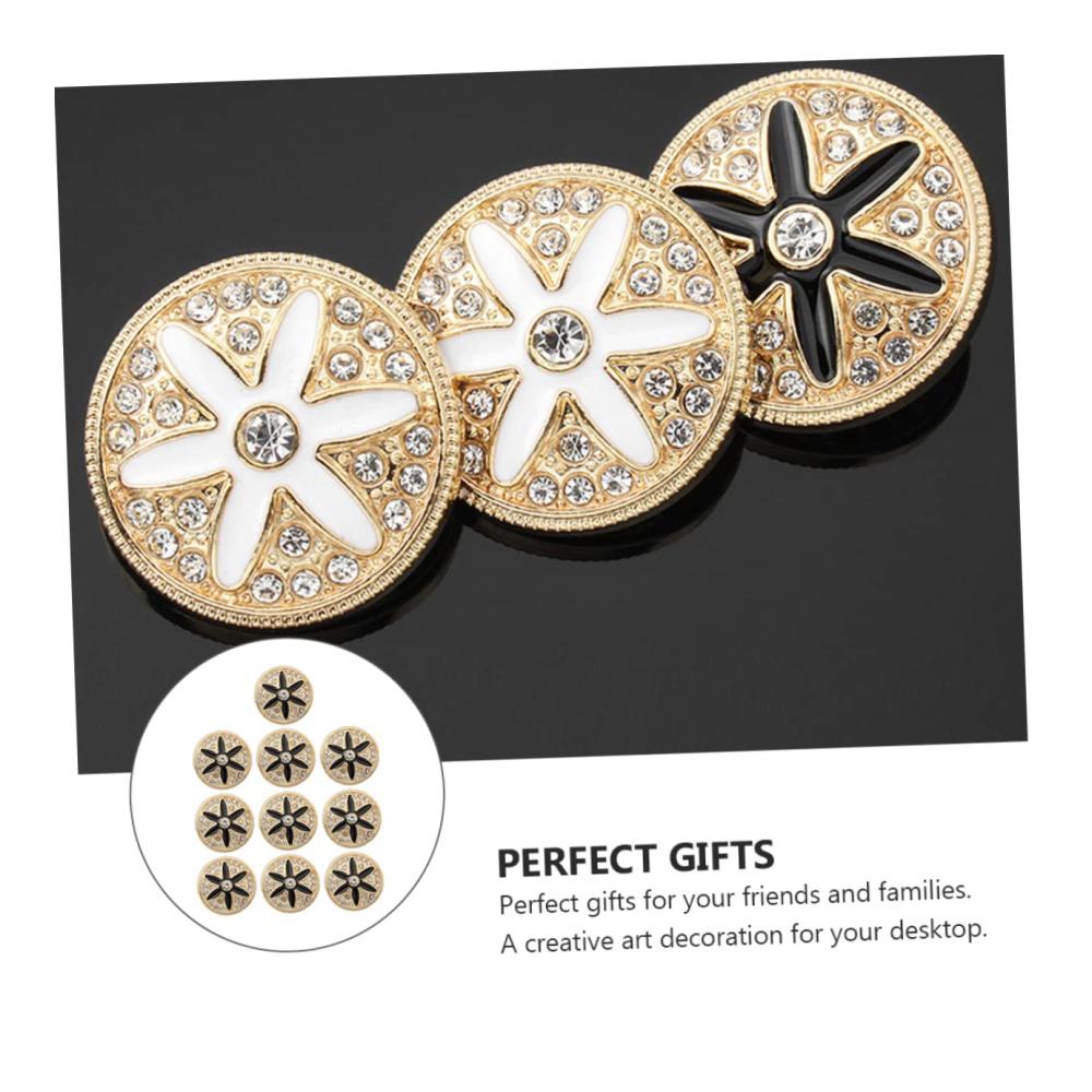 Entdecken Sie den Charme von Click-Buttons Vintage-Mantelknöpfe mit Perlen Strass und mehr! Perfekt zum Schmücken von Kleidung Jeans und mehr. Jetzt zugreifen
