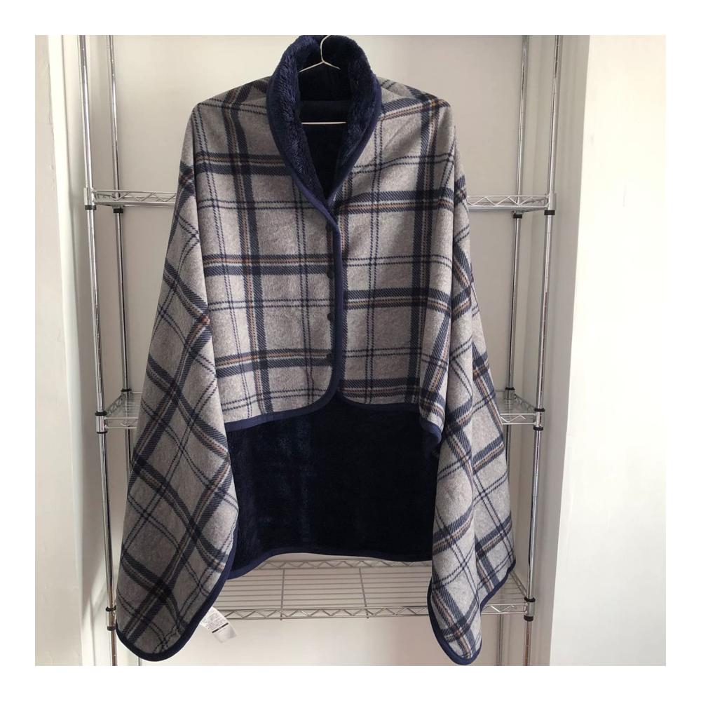 Der kuscheligste Strickponcho der Saison Warm praktisch und vielseitig