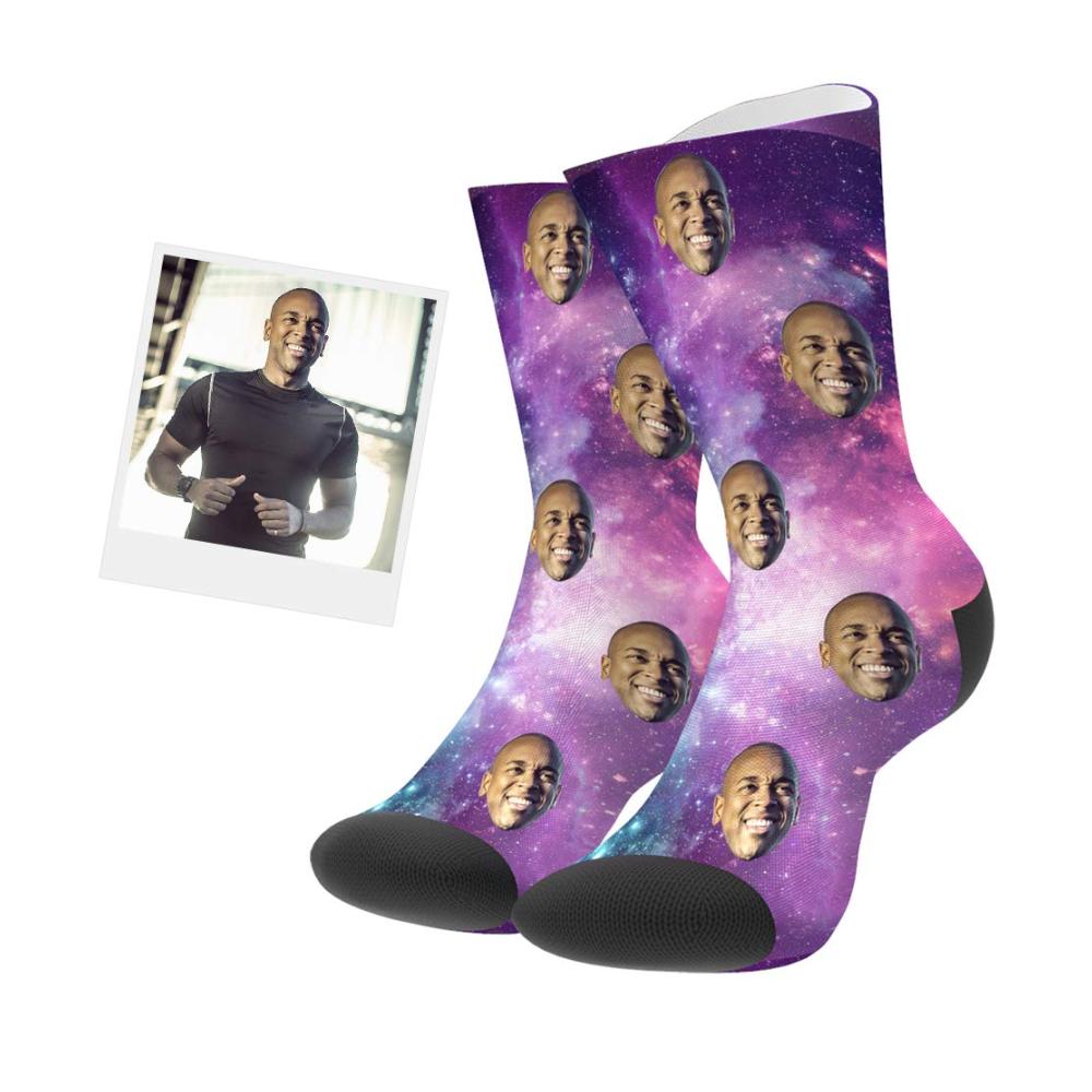 Personalisierte Socken Lustige Unisex-Socken mit Ihrem eigenen Foto! Bunte Farben süße Herzen. Perfekt als Geschenk für Weihnachten Männer & Frauen! Erhältlich in den Größen 32/36/41