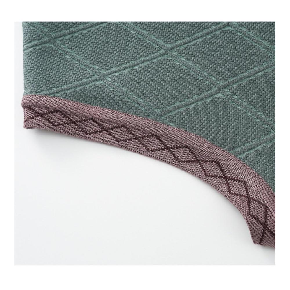 Elegante Strickjacken Trendige Damenweste mit V-Ausschnitt ärmellos und locker geschnitten. Perfekte Winterjacke und Oberbekleidung für stilvolle Mütter