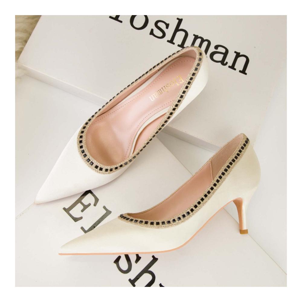 Elegante Damen Pumps Bequeme Satin Abendkleid Hochzeitsschuhe mit niedrigem Absatz für stilvolle Anlässe - Jetzt entdecken und stilvoll auftreten