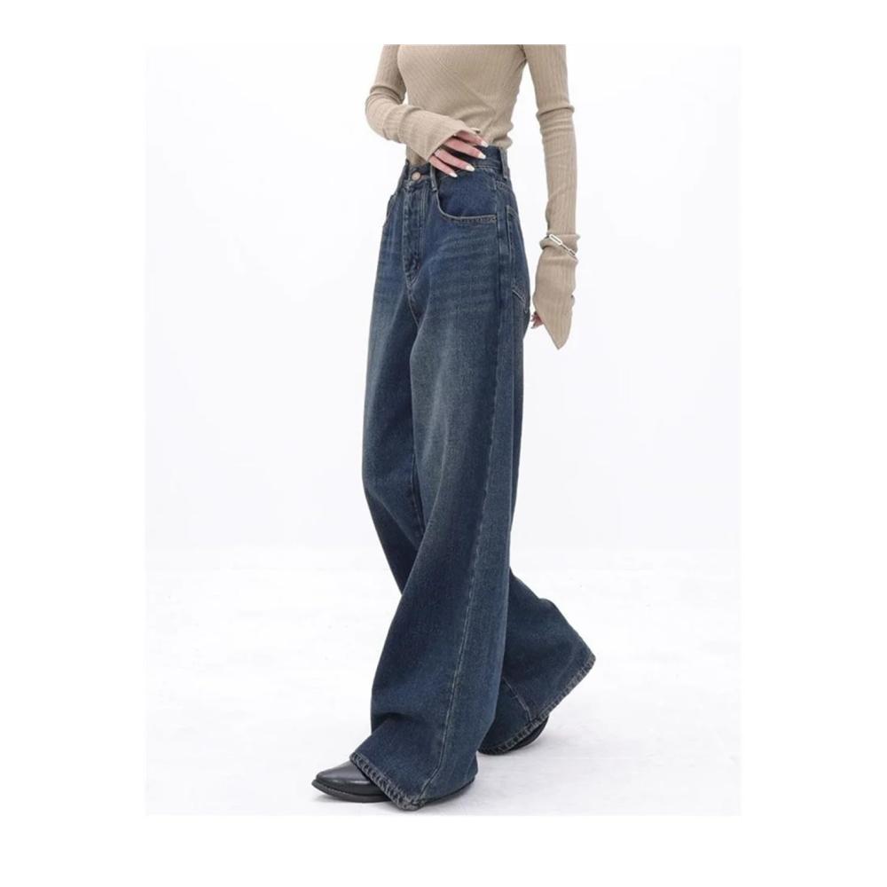 Entdecke den zeitlosen Stil Weite Damen Jeanshosen in Blau mit hoher Taille für den Vintage-Look. Lässige gerade geschnittene Denim-Hose in voller Länge