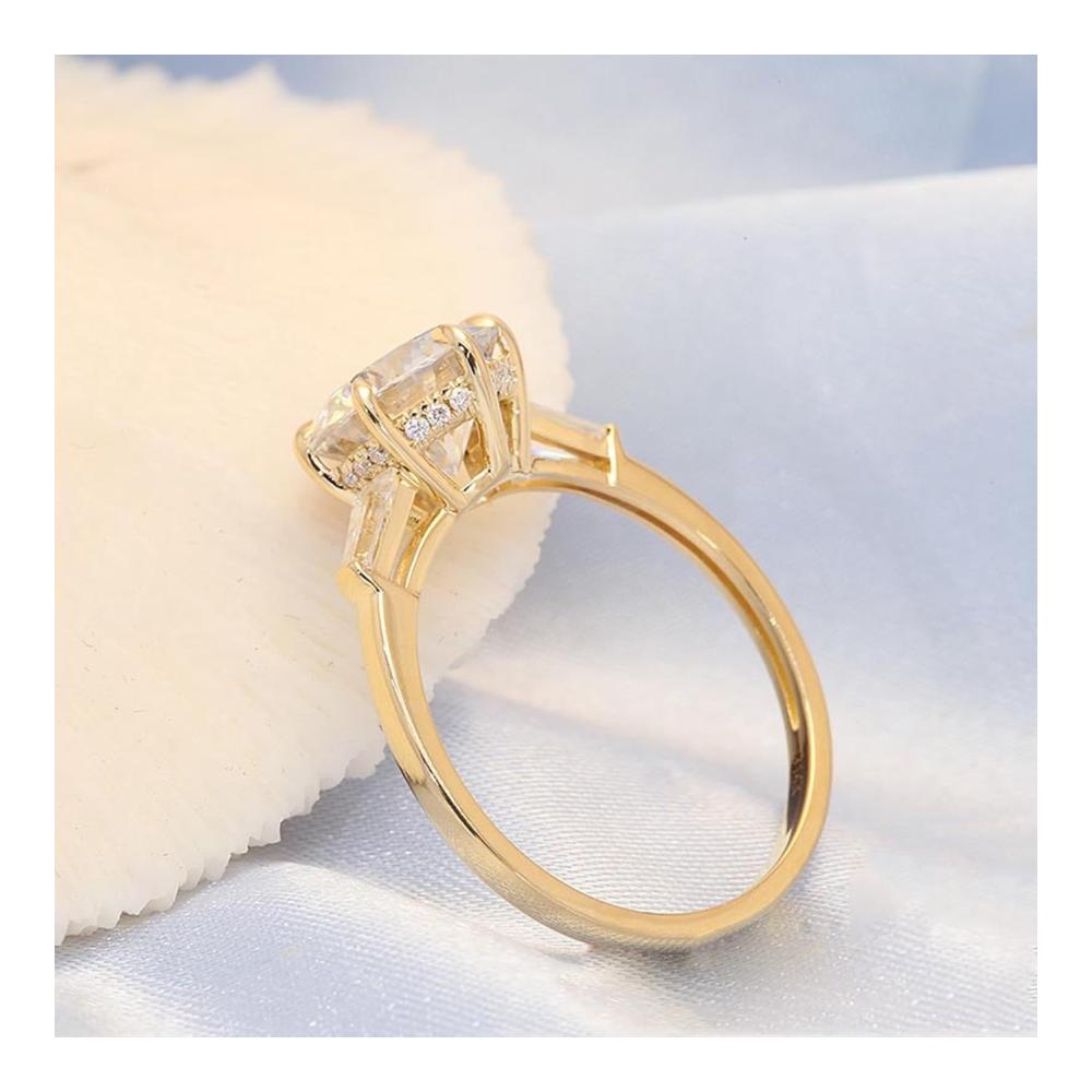 Entdecken Sie strahlende Schönheit Damen Verlobungsringe aus Gelbgold mit 3ct Moissanite. Einzigartig und zeitlos perfekt für Ihre Hochzeit