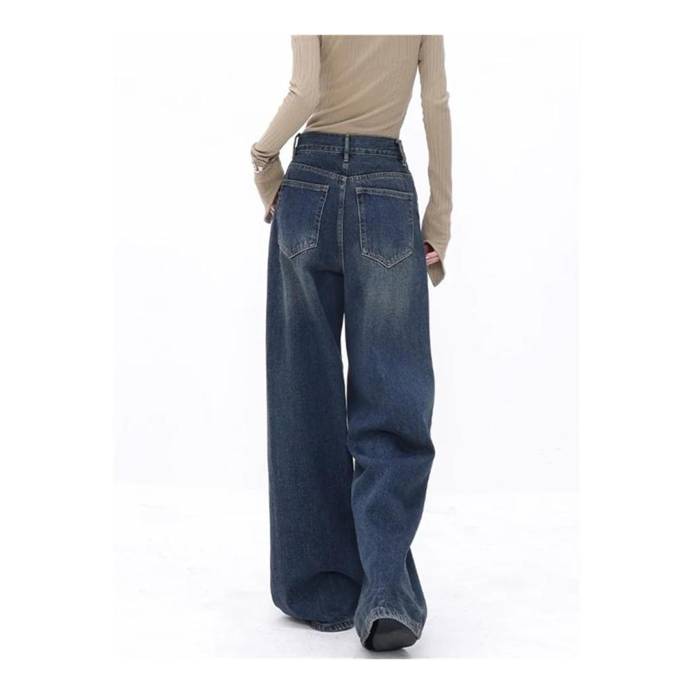 Entdecke den zeitlosen Stil Weite Damen Jeanshosen in Blau mit hoher Taille für den Vintage-Look. Lässige gerade geschnittene Denim-Hose in voller Länge