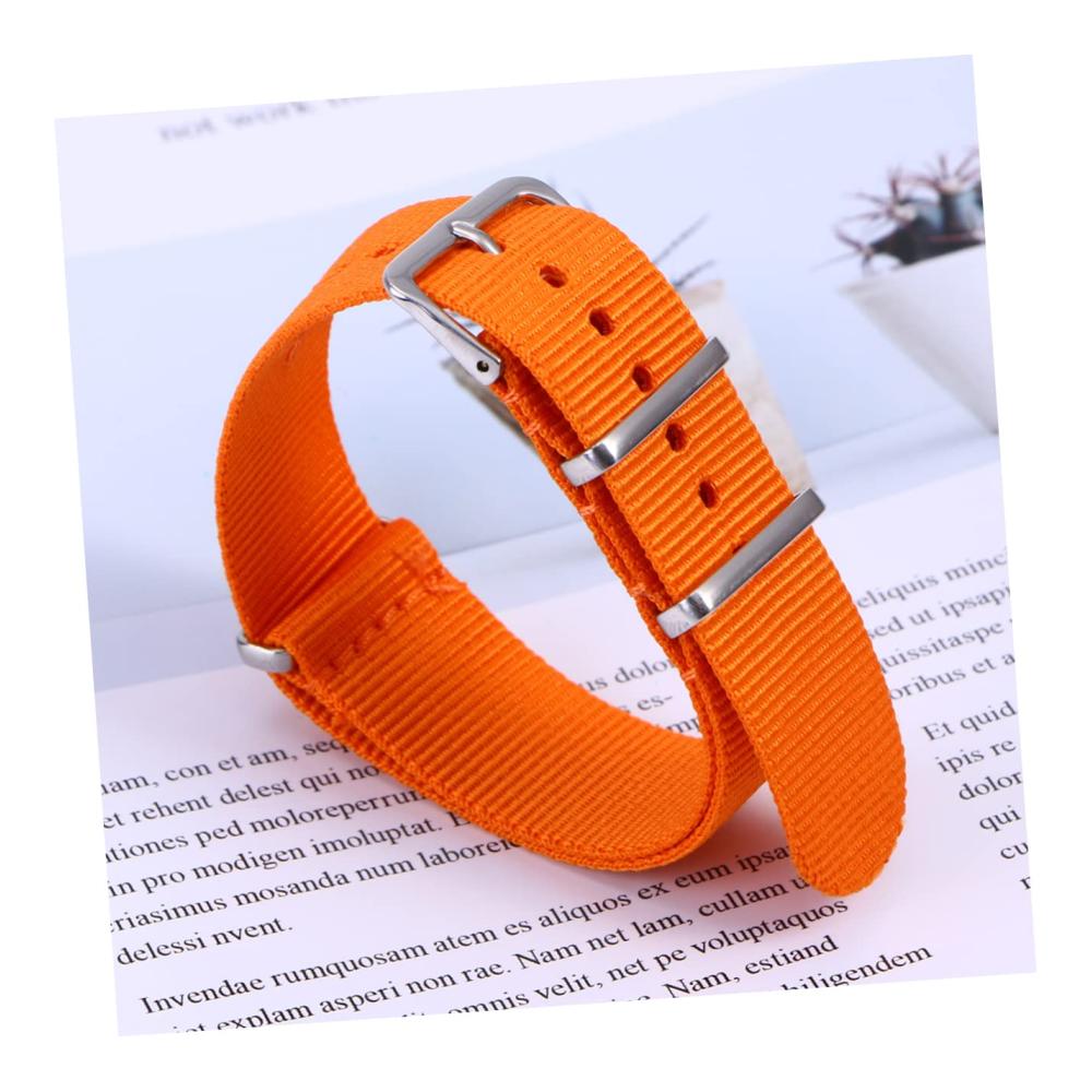 Entdecken Sie Stil und Komfort Hochwertige Nylon Uhrenarmbänder für einfache Installation und robuste Haltbarkeit. Perfekt für 20 mm Uhren