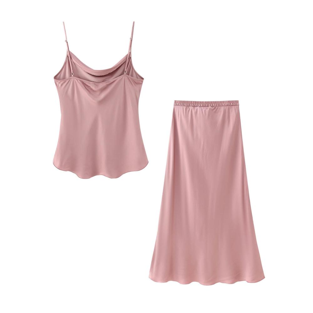 Stilvoll & vielseitig Rock & Blazer Kombinationen für den perfekten Look! Entdecke unser Sommerrock Zweiteiliges Set aus Seidensatin – Eleganz trifft auf Komfort. Jetzt bestellen und beeindrucken