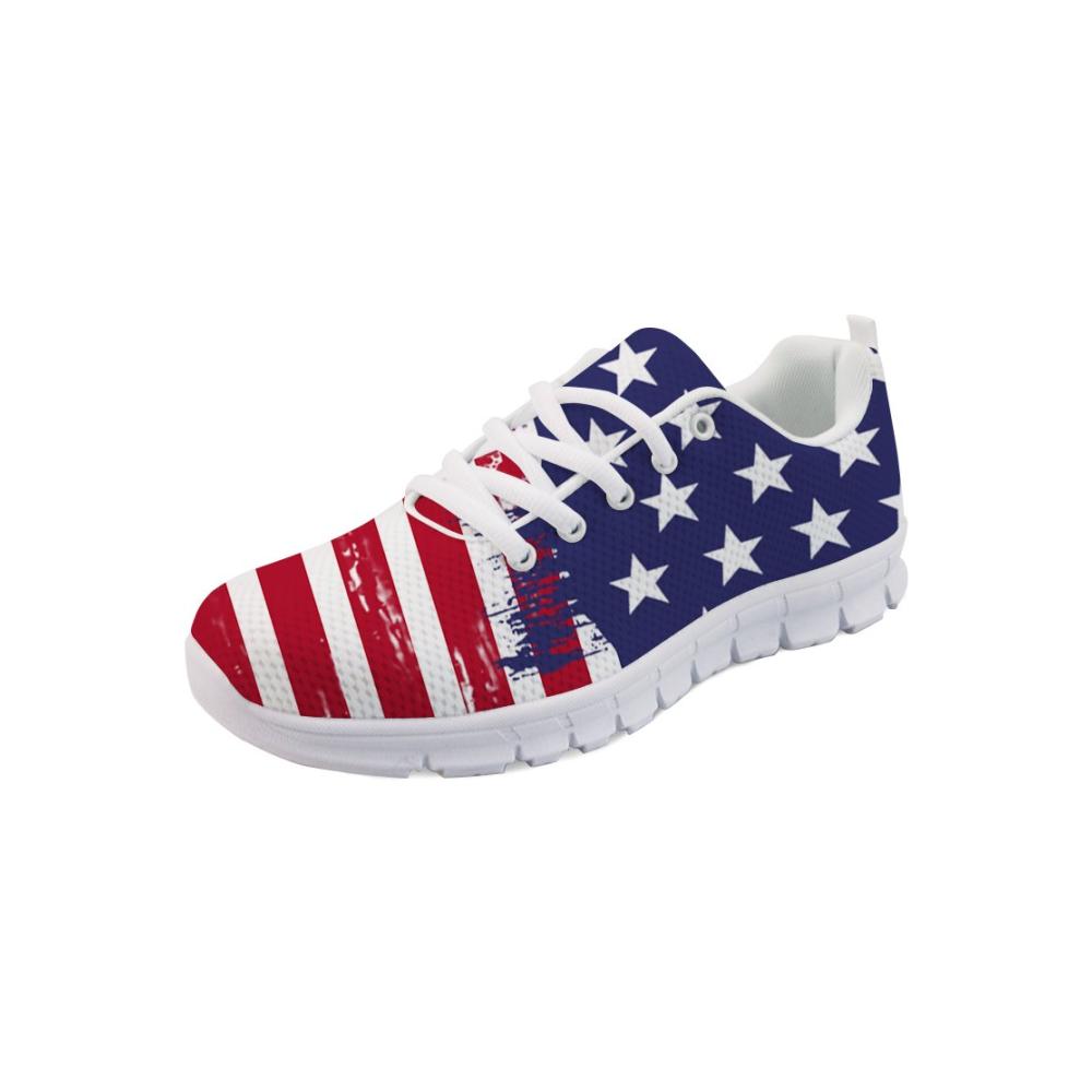 Erlebe ultimativen Komfort mit unseren amerikanischen Flagge bedruckten Straßenlaufschuhen! Leichte Laufschuhe Jogger-Sneaker-Stil perfekter Sitz dank Schnürschuh