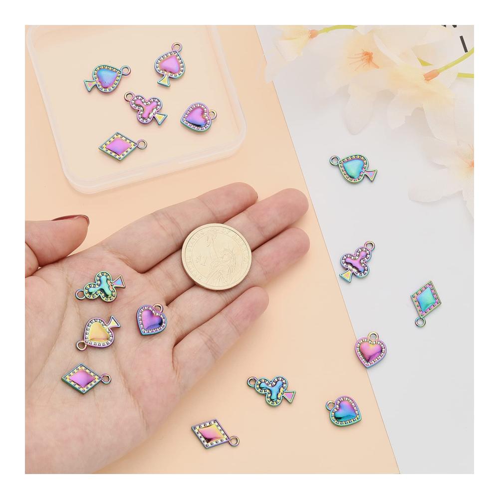 Entdecken Sie 16 Stücke Charms in 4 Stilen Poker-Anzug Regenbogen-Farbe Legierungs-Anhänger. Perfekt für personalisierte Schmuckherstellung