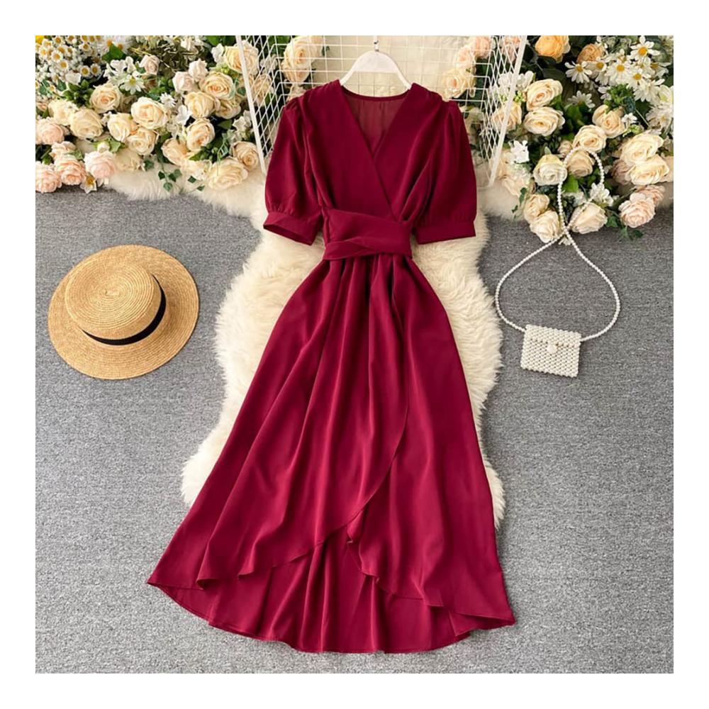 Elegantes Cocktail-Wickelkleid Damenkleid mit V-Ausschnitt und Taille-Schnürung für stilvolle Party-Abende. Perfekt für glamouröse Auftritte und unvergessliche Feiern