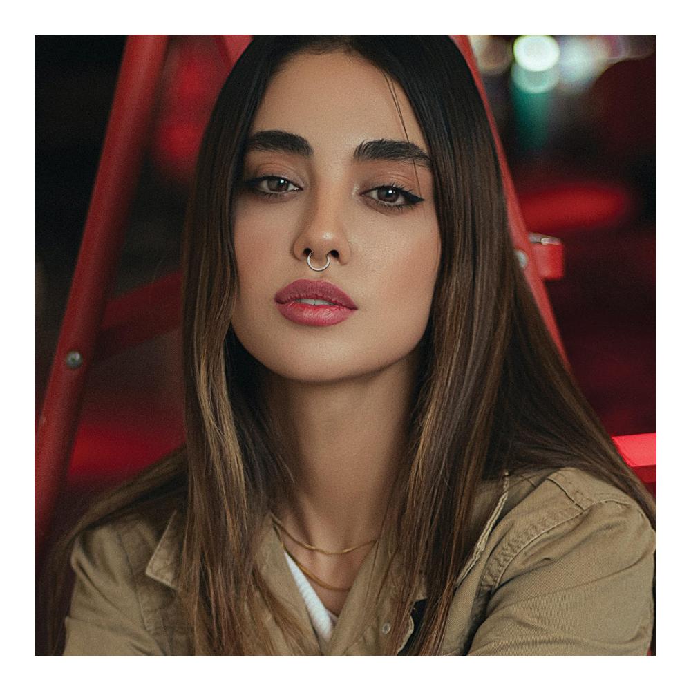 Entdecke die Schönheit 12-teiliges Ringset in Gold & Silber für Nasen- Lippen- Helix- und Septumpiercings. Hochwertiger Edelstahl vielseitig und stilvoll. Perfekt für Damen