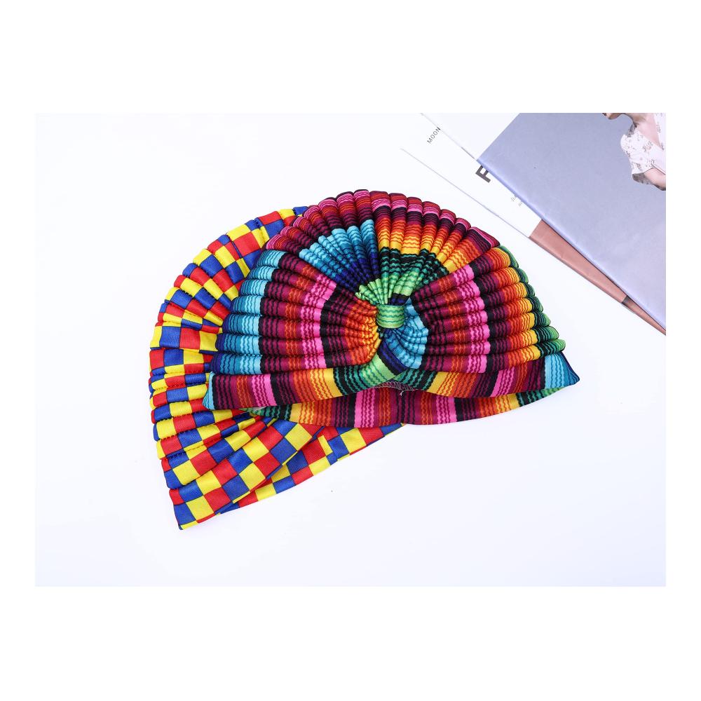 Stilvoll und schützend Set aus 2 vorgebundenen bedruckten Schirmmützen in Regenbogenfarben für Frauen und Mädchen ideal bei Haarausfall. Gönnen Sie sich den afrikanischen Turban-Look