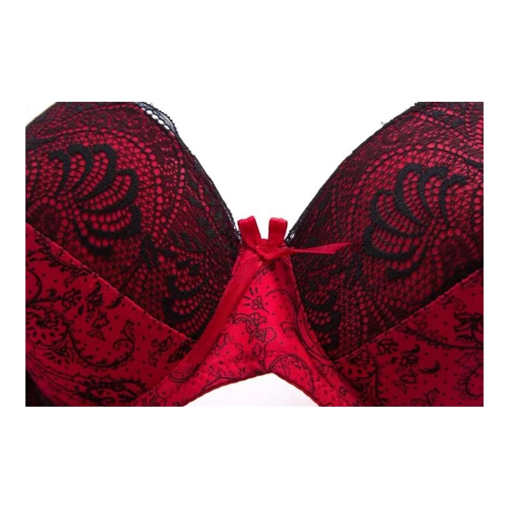 Entdecken Sie die Verführung neu mit unserem exquisiten Dessous-Set! Einzigartig gestaltetes Plus-Size-Set in Rot mit Spitzen-BH und Höschen für Damen. Gönnen Sie sich jetzt