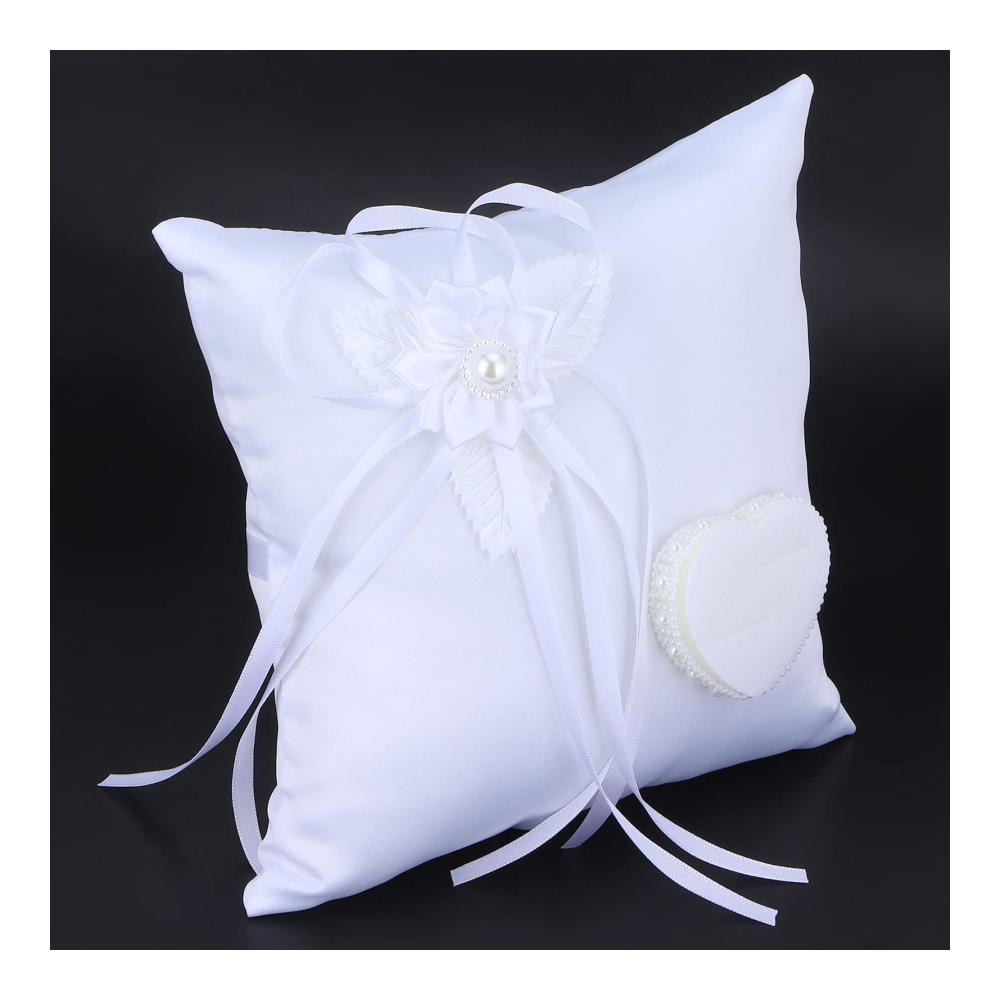 Verliebtes Herz Weißes Ringkissen mit Schleife Perlen & Ehering. Perfektes Accessoire für Hochzeiten Partys & Heimdekoration. Ein Muss für jede Zeremonie