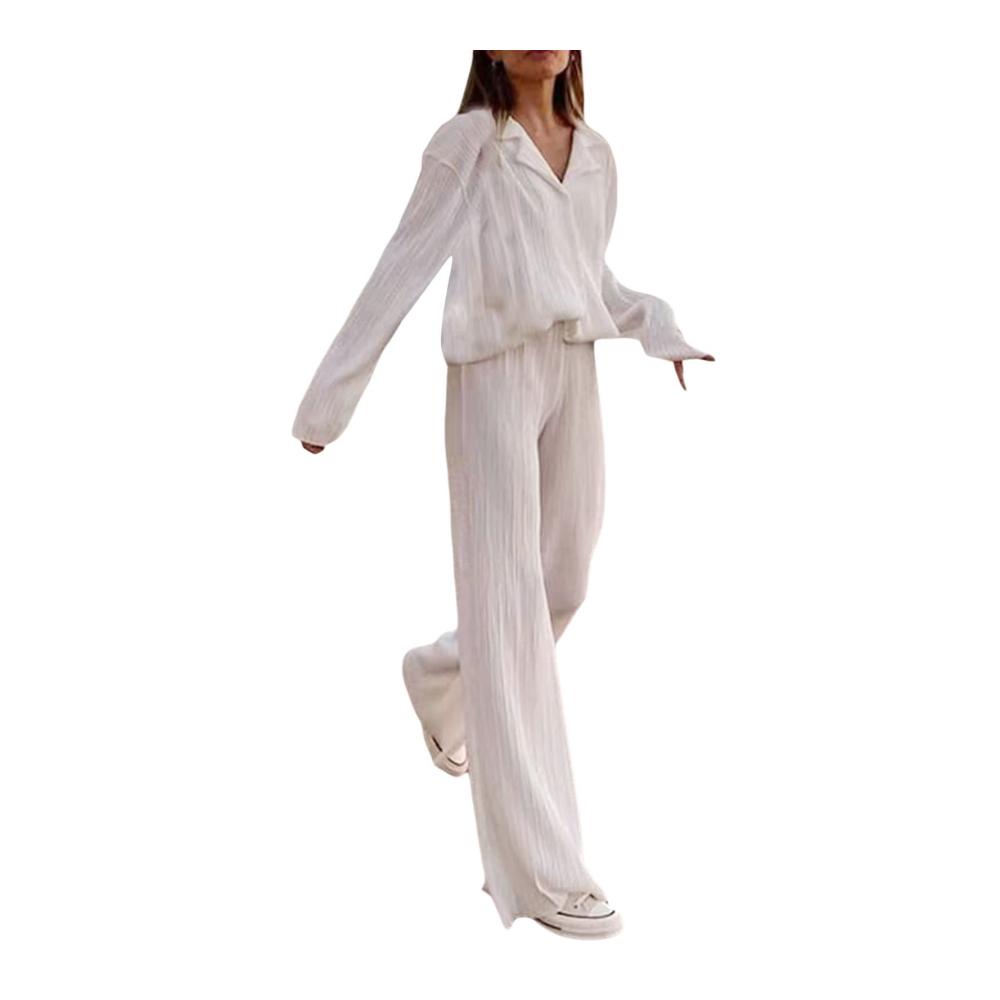 Entdecken Sie zeitlose Eleganz Damen Hosenanzug Set mit Plissee Outfit und eleganter Bluse. Perfekt für Fashionistas die Stil und Komfort schätzen. Jetzt erhältlich