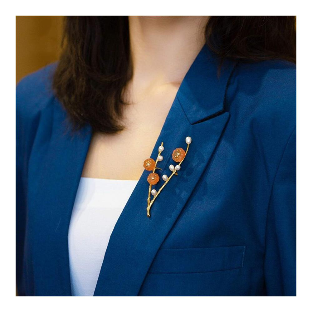 Entdecken Sie den ultimativen Charme Personalisierte Broschen & Anstecknadeln für stilvolle Frauen! Perfekt als Brautschmuck oder Geschenk. Elegante Designs in vergoldetem 925er Silber