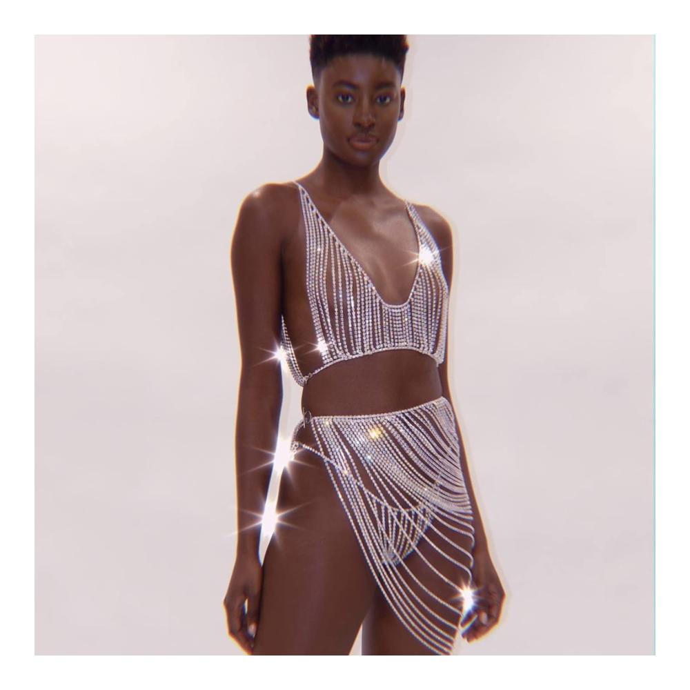 Erleuchten Sie Ihre Nacht mit funkelnden Körperketten Glamouröse Modequasten strahlende Strasssteine und verführerisches Design für den perfekten Club-Look