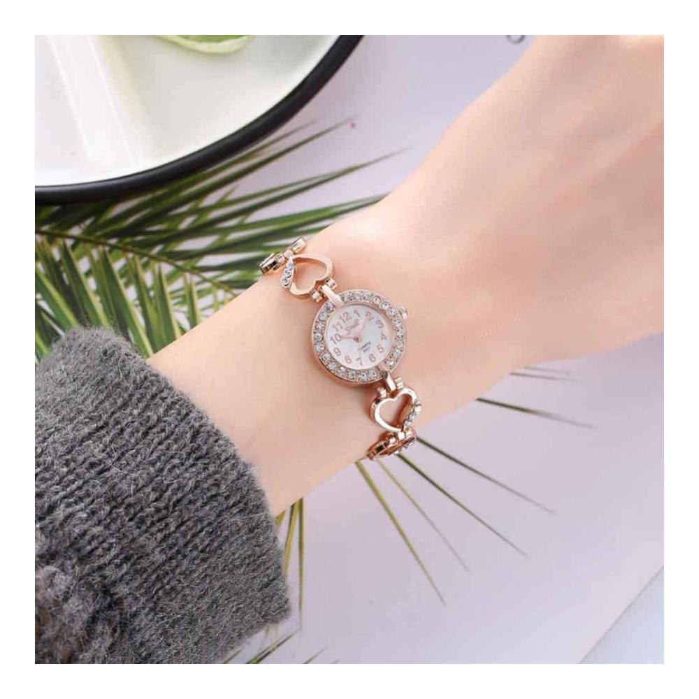 Entzückende Roségold-Armbanduhr Luxuriöse Damen Analog Quarz Armbanduhr mit funkelnden Strasssteinen und modischem Herzdesign. Perfektes Geburtstagsgeschenk für stilbewusste Frauen