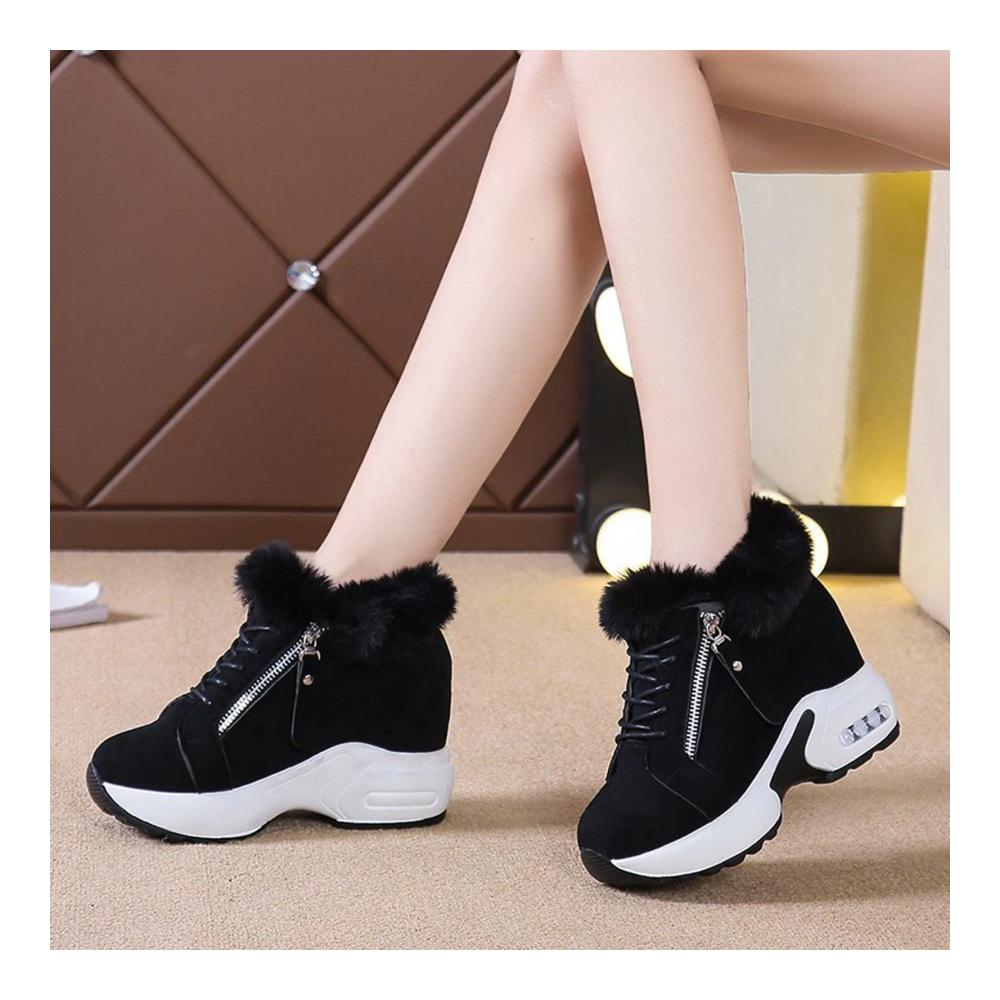 Tritt mit Stil auf! Hochleistungs-Squashschuhe für Damen – Ultimativer Komfort und Halt. Perfekt für den Court und darüber hinaus. Holen Sie sich Ihre heute