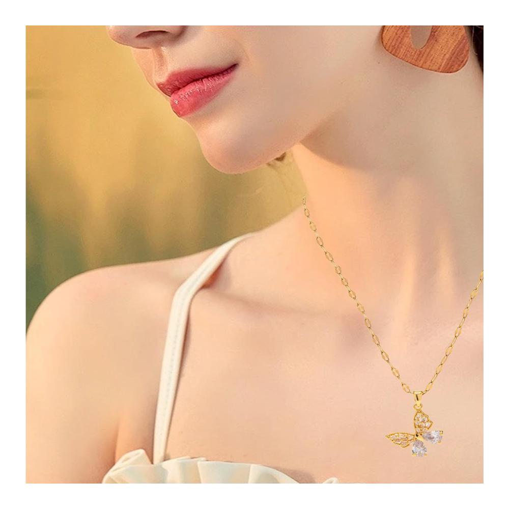 Elegante 18K Gold Schmetterlings-Kettenhalskette mit funkelnden Kristallen - Einzigartiger Schmuck für stilbewusste Frauen und Mädchen - Jetzt entdecken