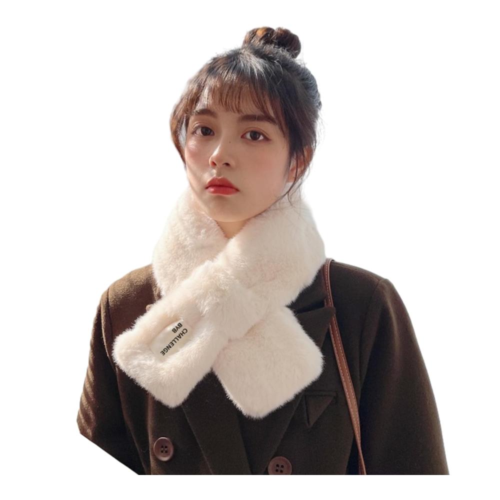 Entdecke den Damen Winter Fleece Schal Dopamin Styling Halswärmer im Y2k Stil. Kreuzverschluss für ultimativen Komfort. Plüsch und verdickt für extra Wärme. Leicht und kuschelig