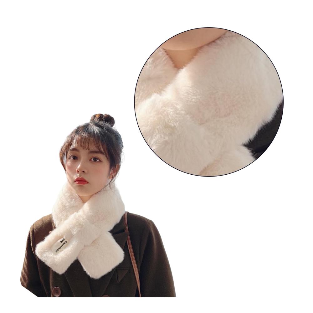 Entdecke den Damen Winter Fleece Schal Dopamin Styling Halswärmer im Y2k Stil. Kreuzverschluss für ultimativen Komfort. Plüsch und verdickt für extra Wärme. Leicht und kuschelig