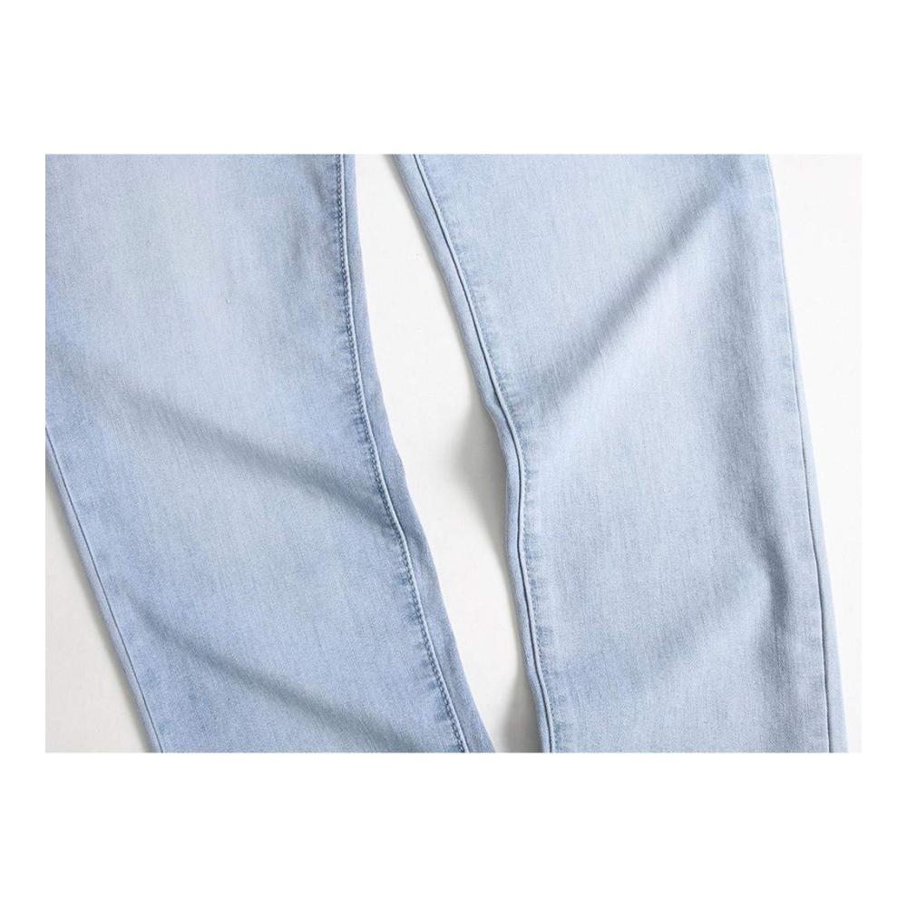 Entdecken Sie die perfekten Herren Jeanshosen Slim Fit Stretch Denim. Stilvoll und bequem für jede Gelegenheit. Jetzt zugreifen und Ihren Look aufwerten