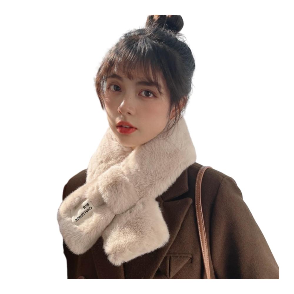 Entdecke den Damen Winter Fleece Schal Dopamin Styling Halswärmer im Y2k Stil. Kreuzverschluss für ultimativen Komfort. Plüsch und verdickt für extra Wärme. Leicht und kuschelig
