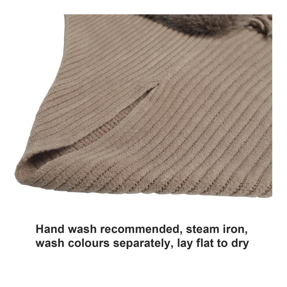 Eleganter Strick Poncho mit Quaste und Pelzkragen – Damen Umschlagtuch für stilvolle Wärme und Komfort. Gehäkelter Cape Cardigan als vielseitiger Mantel perfekt für jede Gelegenheit