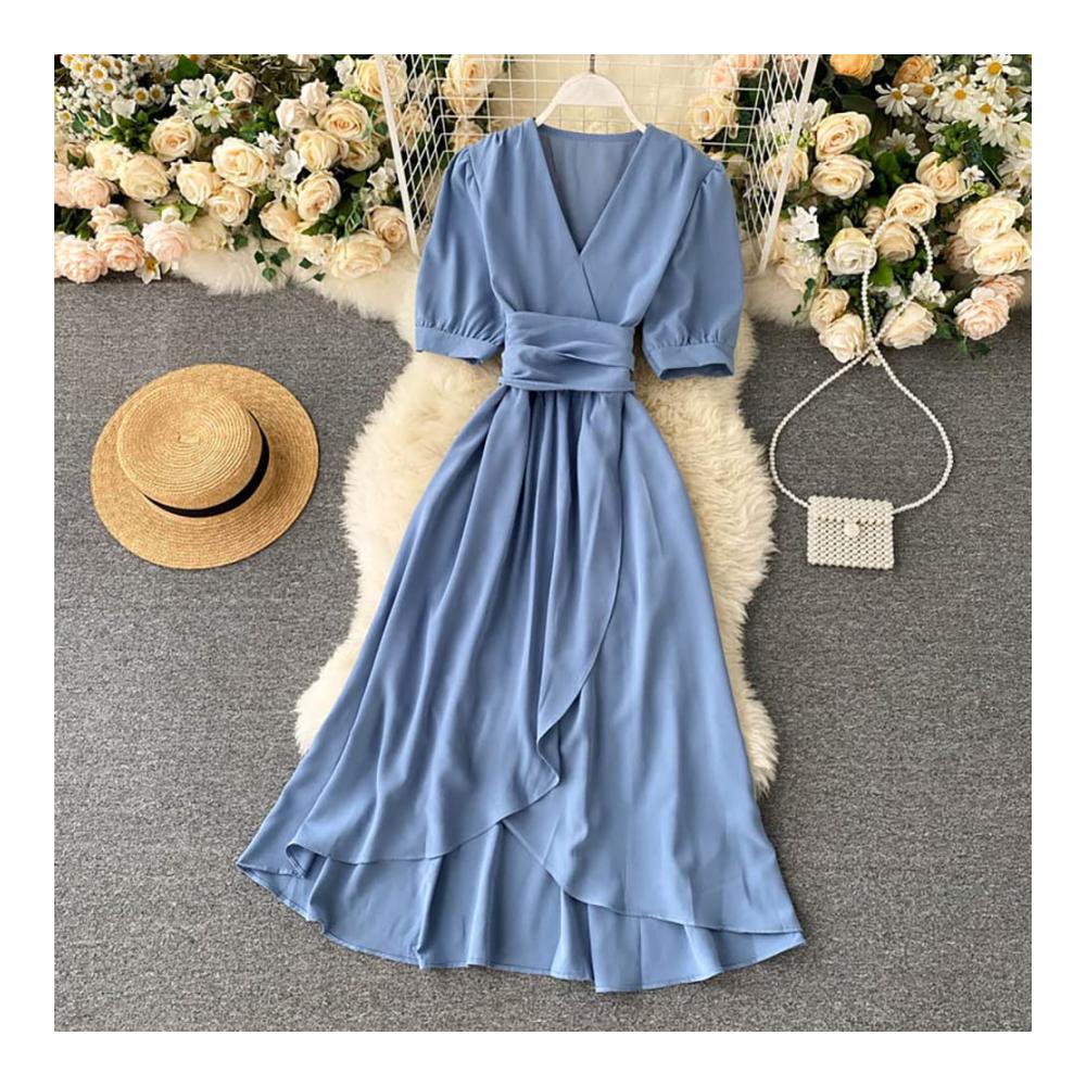 Elegantes Cocktail-Wickelkleid Damenkleid mit V-Ausschnitt und Taille-Schnürung für stilvolle Party-Abende. Perfekt für glamouröse Auftritte und unvergessliche Feiern