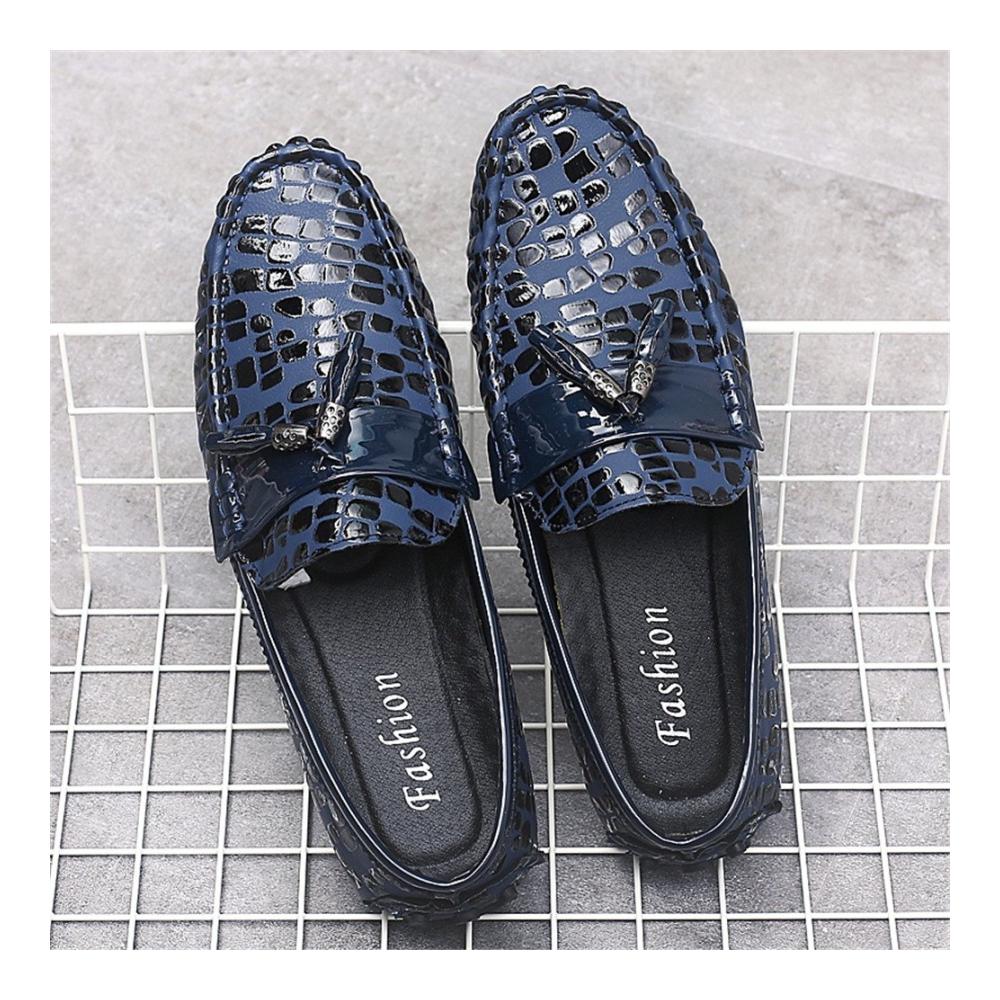 Erfrische deinen Stil mit zeitlosen Slippern & Mokassins Herrenmode zum Hineinschlüpfen für Freizeit Arbeit & Partys. Hol dir jetzt diese flachen Schuhe