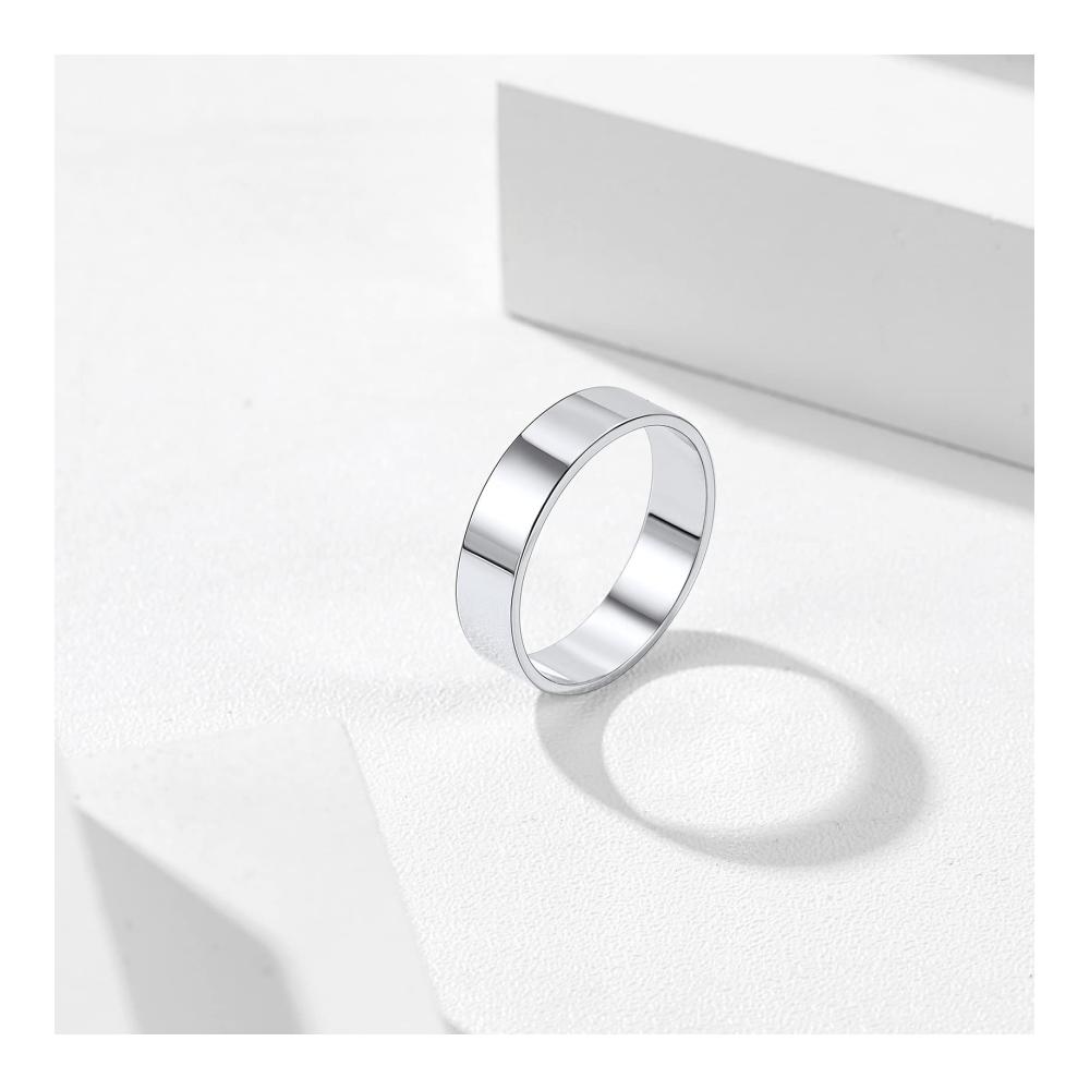 Erstklassiger Damen Ring Personalisiert mit Gravur S925 Silber. Glanzvoll und schlicht. Perfekt für Frauen. Entdecke die Eleganz der Ringe