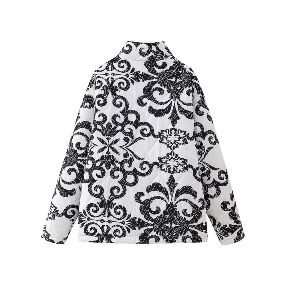 Ultimativer Komfort im Winter Damen Softshelljacke mit Rundhals Langarm und bedruckten Taschen. Europäisches Design für Wärme und Stil