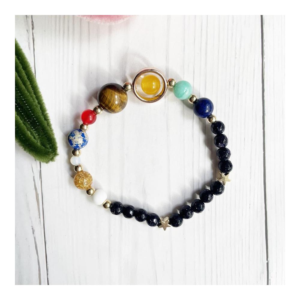 Einzigartiger Armschmuck Solar System Armband mit Achat Perlen. Universum Galaxy Design für Frauen und Männer. Schmuckgeschenk der Extraklasse