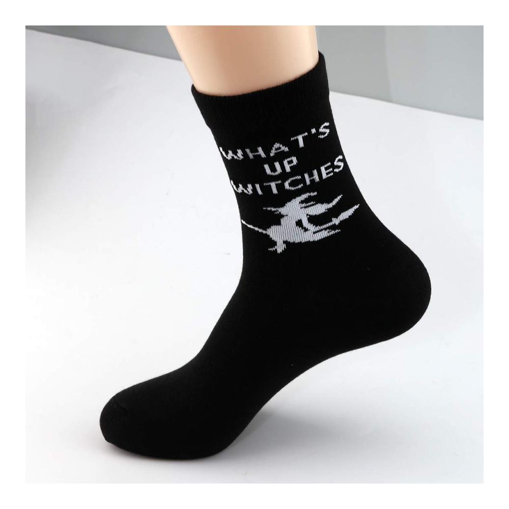 Erhalten Sie Ihren sarkastischen Hexen-Vibe mit Pyoul 2 Paar Socken für BFFs! Perfekte Halloween-Geschenke um What Up Hexen zu sagen