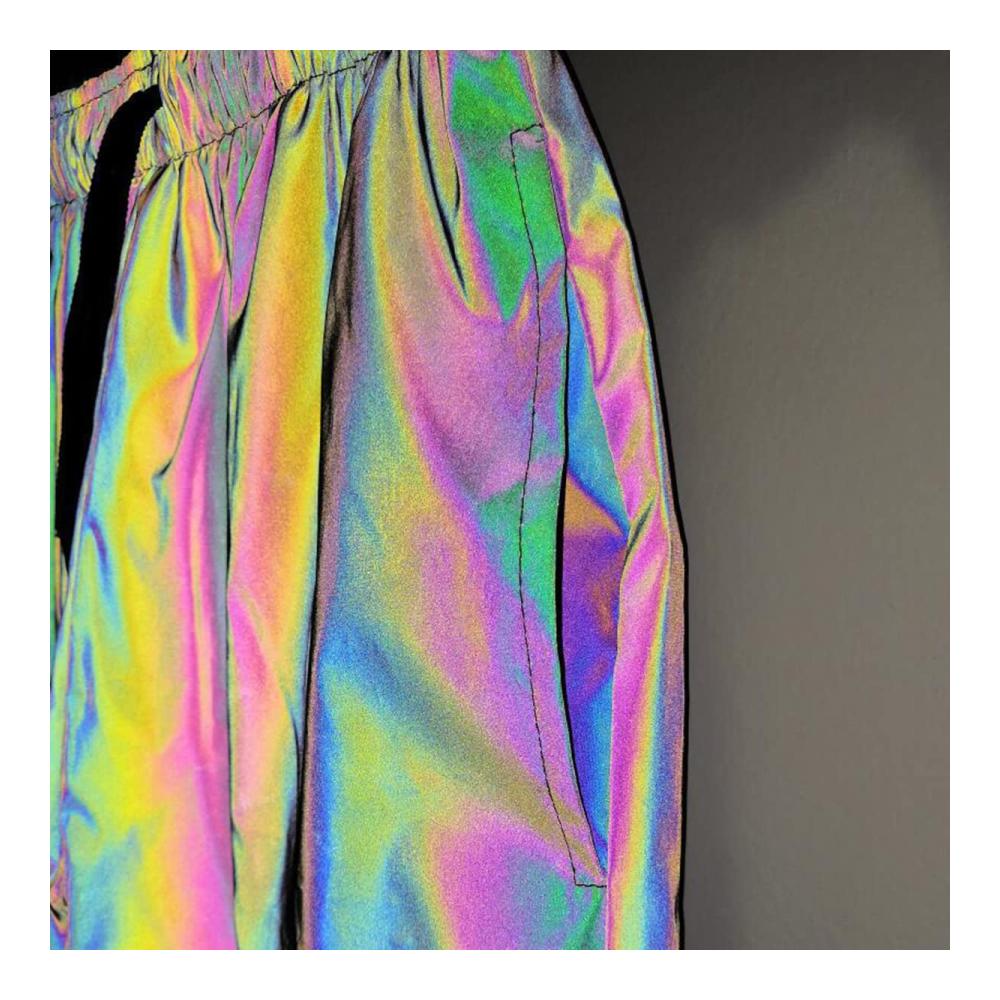 Entdecke den Nachtlauf mit unseren Dazzle Color Fluoreszierende Halbe Hose Sport Kurze Hosen! Perfekt für Night Jogger Running und Party Events! Hol dir jetzt unsere leuchtenden Shorts