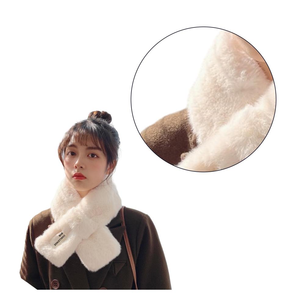 Entdecke den Damen Winter Fleece Schal Dopamin Styling Halswärmer im Y2k Stil. Kreuzverschluss für ultimativen Komfort. Plüsch und verdickt für extra Wärme. Leicht und kuschelig