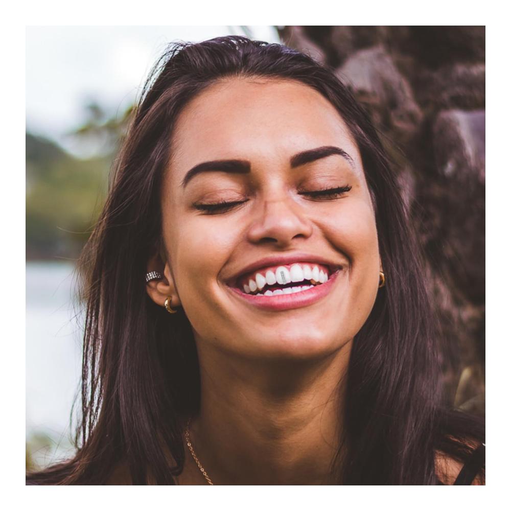 Luxuriöse Schmuck-Sets Diamantbesetzte Grillzähne Vampirzahn-Kappen & mehr – Glanzvolle Accessoires für Halloween-Cosplay & besondere Anlässe! Entdecke jetzt