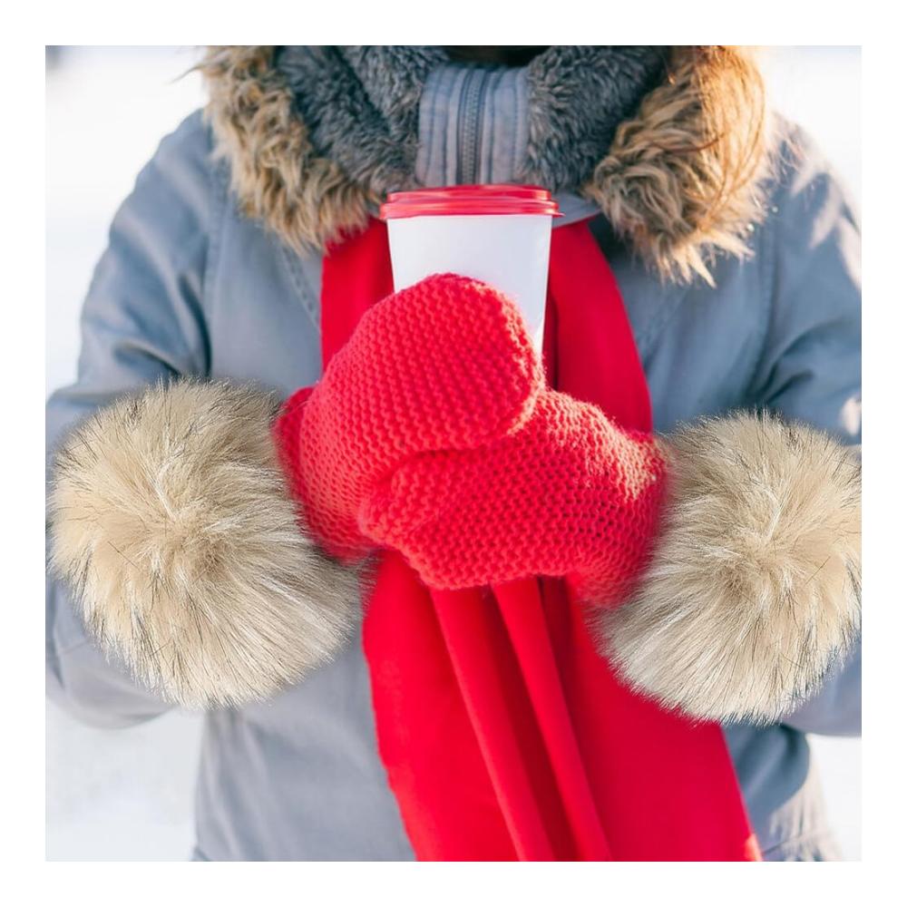 Luxuriöse Damen Pelzmanschetten Flauschige Armwärmer & Muffs für stilvolle Wärme im Winter. Weiche Kunstpelz Stulpen als elegantes Accessoire für Handgelenke und Arme. Perfekt für kalte Tage