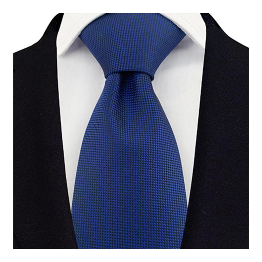 Entdecken Sie stilvolle Herren-Krawatten Elegante Solidität karierte Raffinesse und verstellbare Länge für jede Gelegenheit. Perfekt für Hochzeiten und Partys